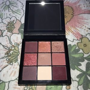 Huda Beauty Mauve Obsessions Palette